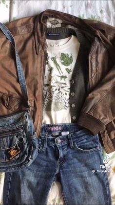 Down To Earth Outfit Aesthetic, Cowboy Grunge Outfits, Dark Acedamia Outfit Ideas, Adventurecore Outfit, Masc Outfits, Stile Hijab, Grunge Outfit, Downtown Outfits, Earthy Outfits