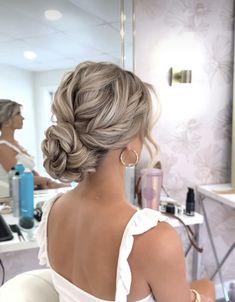 Tuns Bob Lung, Bridesmaid Hair Inspo, Hair Styles For Short Hair, Styles For Short Hair