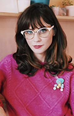 Fringe With Glasses, Thick Brown Hair, Brown Hair With Bangs, Round Face Hairstyles Long, Red Hair With Bangs, Bangs And Glasses, Jessica Brown Findlay, Bangs Fringe