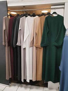 Islamic Modest Fashion, Abaya Outfit, Stile Hijab, Abaya Style, Hijab Trends, Muslim Outfits Casual, Hijabi Fashion Casual, Muslim Women Fashion, Mode Abaya