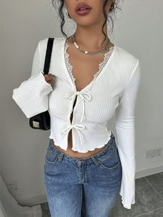 Women Old Money Style, Top Manga Larga, Tie T Shirt, Chaleco Casual, Top Manga, Office Women, Tied T Shirt, Tie Bow Tie, Tied Shirt