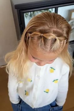 A cute picture day hairstyle idea for school or family photos! This easy bubble braid hairstyle is a perfect half up half down hairstyle. Tap to shop the hair products and tools I used! Picture Day Kids Hairstyles, Toddler Hair Family Pictures, Toddler Fall Hairstyles, Toddler Hair For Pictures, Half Up Hairstyles For Kids, Family Photo Hair, Family Photos Hairstyles, Braid Pigtails Half Up Half Down