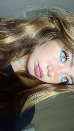 𝗇𝗈𝗍 𝗆𝗒 𝗉𝗂𝖼𝗍𝗎𝗋𝖾, 𝗋𝖾𝗉𝗈𝗌𝗍🌫 beauty, makeup, eye makeup, blue eye makeup, eye makeup inspo, green eyes, eye shadows, fyp, blue makeup, makeup for green eyes, blue eye pencil, #makeupaddict #eyeliner #eyelinertutorials #eyeshadow #greeneyemakeup #makeupoftheday Colored Eyeliner With Eyeshadow, Makeup Inspo Green Eyes, Blue Eye Pencil, Eye Makeup Inspo, Hippie Makeup, Looks Hippie, Vampire Bride, Swag Makeup, Cool Makeup Looks