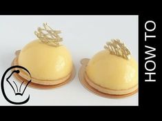 there are two small cakes with gold decorations on top of each one and the words how to make them