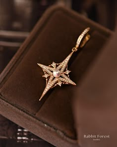 Gold Symbol, Star Jewellery, Stud Women, Jewelry Star, Gold Starburst, Earring Designs, Earrings Elegant, Funky Jewelry