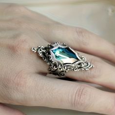 Precio bajo con envío gratis para usuario nuevo. Vintage Aquamarine Ring, Aquamarine Ring Vintage, Mens Fashion Vintage, Horn Pendant Necklace, Swarovski Ring, Horn Pendant, Moon Pendant Necklace, Aquamarine Ring, Men's Jewelry Rings