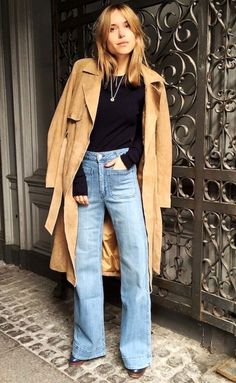 Mantel Outfit, Suede Trench Coat, Style Désinvolte Chic, Style Casual Chic, Jeans Claro, Happy Fashion, Trends 2023