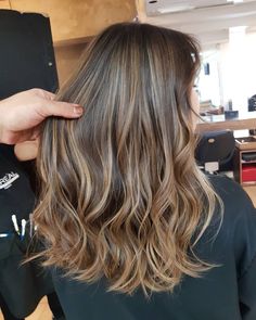 Brunette Hair With Highlights, Brown Hair With Blonde Highlights, Caramel Highlights, Hair Ombre, Hair Color Light Brown, Brunette Balayage Hair, Brown Hair Balayage, Light Hair Color, Blonde Hair With Highlights