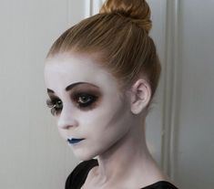 Maquillaje Halloween Infantil, Girl Zombie Costume, Zombie Ballerina, Zombie Costume Kids, Girl Halloween Makeup, Halloween Makeup For Kids, Ghost Makeup, Ballerina Makeup, Makeup Zombie