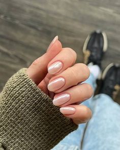 nude nails Basic Baddie Nails, Chrome Nail Ideas, Short Oval Nails, Viral On Tiktok, Nude Nail Designs, Baddie Nails, Chrome Nail, Cute Summer Nails, Ballerina Nails