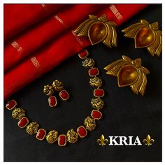 Simple Terracotta Jewellery, Accounting Jokes, Terracotta Jewellery Making, Simple Gold Necklace, Terracotta Jewellery Designs, Jhumka Designs, Terracotta Earrings, Temple Jewelry Necklace, Clay Crafts For Kids