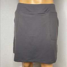 Footjoy Performance Knit Skort Skirt Womens Size L Charcoal Stretch New With Tags Casual Gray Pencil Skirt, Gray Lined Skort Of Short Length, Gray Lined Skort Short Length, Gray Short Length Lined Skort, Gray Short Length Skort, Casual Gray Short Length Skort, Casual Gray Skirted Skort, Gray Short Lined Skirt, Gray Mini Skort With Pockets