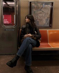 Chelsea Boots Outfit, Chelsea Boots Style, Nyc Outfits, Downtown Outfits, Elegante Casual, 가을 패션, Outfit Inspo Fall, Looks Style