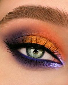 Cool Eyeshadow Looks Creative, Makeup 2023, Orange Eye Makeup, Makeup Cantik, Orange Eyeshadow, Orange Makeup, Girly Pop, Cute Eye Makeup, Painted Faces