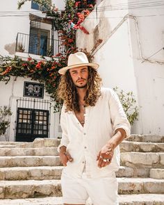 Men Holiday Outfit, Giaro Giarratana, Boho Men Style, Ibiza Vibes, Spiritual Style, Car Selfies, White Party Outfit, Party Outfit Men, Classy Hats