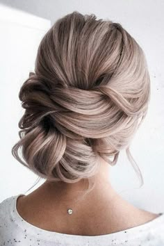 Soft Wedding Hair Updo, Wedding Hair Big Forehead, Soft Hair Updos, Blonde Wedding Hair Updo, Soft Updo Wedding, Soft Updo Hairstyles, Blonde Brides, Bohemian Wedding Hairstyles, Hairstyles Bohemian