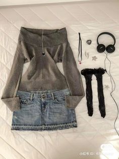 Temptress Aesthetic Outfits, Grunge Skirt Outfit, Outfit With Tie, Retro Streetwear, Grunge Goth, Cute Everyday Outfits