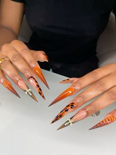 Orange Stilleto Nail Ideas, Orange Clear Nails, New Years Nails Stiletto, Extra Long Nail Ideas, Stilleto Nail Idea, Orange Nails With Design, Long Stiletto Nails Designs Unique, Cute Stiletto Nails Designs, Red Bottom Acrylic Nails