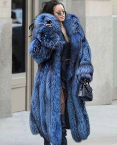 Fur Coat Aesthetic, Big Fur Coat, Blue Fur Coat, Bad Gal