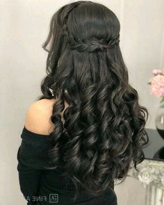 Nice Hairstyles For Graduation, Hair Down Quince Hairstyles, Wedding Hairstyles Pictures, Hairdo For Quinceanera, Hairstyles For A Dama, Dama Quinceanera Hairstyles, Quinceanera Hairstyles Damas, Hairstyle For Damas, Hair Styles For Damas Quince