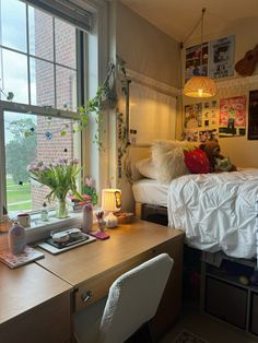 #dorm #dormdecor #room #design #college #university #decoration #boho #plants #neutral #warm #lighting #student #study #desk Student Halls Decor, University Room Ideas Student Decor, Organic Dorm Room, Bloomsburg University Dorm, Wellesley College Dorm, William And Mary Dorm, Georgia State University Dorm, Dorm Room Desk Setup Ideas, Different Dorm Room Aesthetics