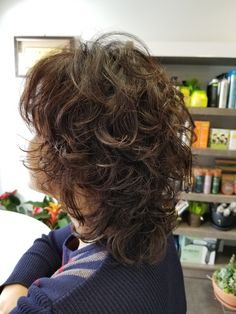 Short Haircut For Volumous Hair, Short Layer Curly Haircut, Shaggy Curly Hair Mid Length, Loose Perm Mullet, Short Shaggy Haircuts Curly, Permed Wolf Cut, Wolf Haircut Short Curly, Shoulder Length 2c Hair, Shaggy Curly Hair Short With Layers