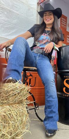 Cowgirl Casual Outfits, Look Cowgirl, Urban Cowboy Style, Vestidos Country, Cowboy Outfits For Women