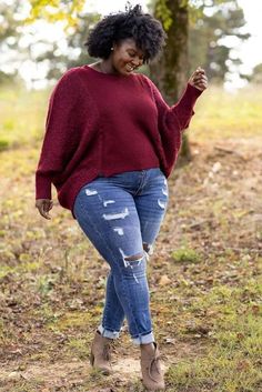 16 Burgundy Fall Outfit Ideas for Women » Lady Decluttered Outfits For Curvy Women, Burgundy Outfit, Plus Size Styles, Plus Size Looks, Chic Soul, Plus Size Fall Outfit, Plus Size Fall Fashion, Simple Fall Outfits, Plus Size Fall