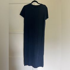 Worn A Handful Of Times, In Great Condition 100% Linen, Navy Blue Comes From A Smoke-Free Home Jenni Kayne Dress, Linen Tshirt, Jenni Kayne, Linen Tshirts, T Shirt Dress, Tshirt Dress, Color Blue, Shirt Dress, Navy Blue