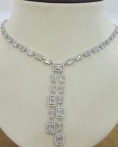 Elaborate Necklaces, Real Diamond Necklace, Neck Pieces Jewelry, Diamond Bracelet Design, Diamond Necklace Designs, Jewelry Set Design, Bridal Diamond Jewellery, Wedding Jewellery Collection