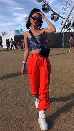 Rave Pants Outfits, Rap Festival Outfit, Modest Rave Outfits, Music Festival Outfits Casual, Coachella Festival Outfit, Casual Rave Outfits, Coachella Inspired Outfits, Summer Music Festival Outfits, Outfit Ideas Modest