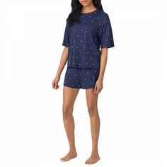 Relaxed fit round neck pyjama top with logo detailing.The boxer pyjama shorts finished with an elastic waist with logo detailing and two side pockets.Colour: NavyComposition: 70% VISCOSE 30% Uk Navy, Sleepover Tips, The Boxer, Career Woman, Sleep And Loungewear, Pajama Party, Asymmetrical Skirt, Pajama Top