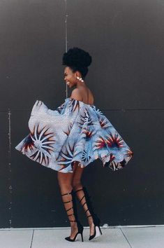 Bare Back Dress, Modern African Clothing, African Gowns, African Fashion Designers, Gaun Fashion, Printed Short Dresses, African Fashion Modern, African Inspired Fashion, African Print Fashion Dresses