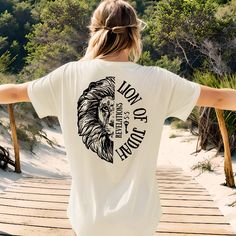 Personalized Shirt Ideas, Lion Of Judah Shirt, Jesus T Shirt, Christian Shirts Designs Men, Jesus Loves You Shirt, Christian Shirt Design Ideas, Cricut Projects Vinyl T Shirts, T Shirt Designs Ideas, T Shirt Ideas Design