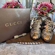 Fits About A 5 Or 5.5 I'm Asking 450 Price Is Negotiable Shoes Gucci, Shoes Color, Gucci Shoes, Gucci, Women Shoes, Women Shopping, Gold, Color