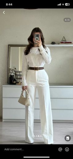 Work Outfits Women Old Money, White Formal Outfit, Airport Outfit Classy, Semi Formal Outfits For Women, White Pants Women, Professional Work Outfit, Professional Outfits Women, Business Outfits Women