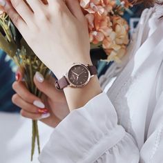 Stylish Watches For Girls, Elegant Watches Women, Girly Essentials, Classy Glasses, Lovers Hands, Pretty Watches, Best Winter Outfits, Simple Watches, Fancy Watches