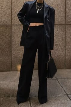 Black Leather Jacket Outfit, Black Blazer Outfit, Chique Outfit, Leather Jacket Outfits, Looks Street Style, All Black Outfit, Mode Inspo, Blazer Outfits, Leather Blazer