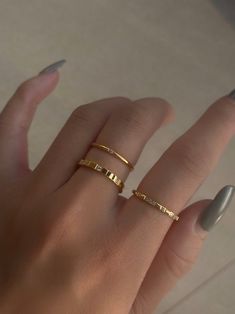 18K Gold Ring Minimalist Statement Ring Promise Ring Band Stackable Rings Vintage Jewelry Single Stone Multiple Stone Three 3 Stone Ring - Etsy خواتم خطوبة, Stacked Rings, Produk Apple, Minimalist Vintage, Wedding Designer, Signet Rings, Ringe Gold, Jewelry Accessories Ideas, Ring Simple