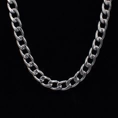 Chunky 12mm Cuban Necklace Neutral Jewelry, Cuban Link Necklace, Green Skin, Cuban Link Chain Necklaces, Ring Der O, Link Chain Necklace, Choker Collar, Trombone, Cuban Link Chain