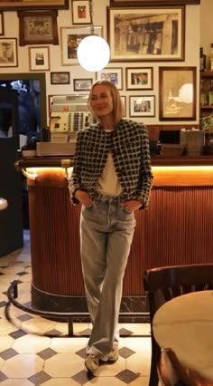 90s Bar, Madrid Outfits, Jeans Inspiration, Overall Outfits, Night Out Looks, Simple Classic Style, Europe Style, Pinterest Style, Neutral Outfits