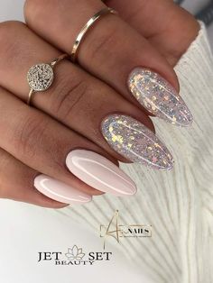 Gold Gel Nails, Subtle Nails, Glitter Gel Nails, Almond Acrylic Nails, Shellac Nails, Glam Nails, Dream Nails