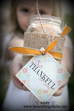 Thankful Jars--fill with something easy, wrap with tag, give to someone you are thankful for! Thankful Jars, Thankful Jar, Thankful Printable, Thanksgiving Prayer, Popcorn Kernels, Thanksgiving Preschool, Easy Wrap, Baby Food Jars, Free Thanksgiving