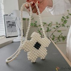 Bird in Bag - Pearl beaded flower bag new fashion pearl chain shoulder bag bag cross bag Hand Beaded Bag, Jeweled Bag, Details Pictures, Beaded Bag, Flower Bag, Beaded Handbag, Handmade Ideas, Street Trends, Cross Bag