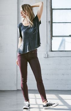 Plum Coated High Rise Skinny Jeans Looks Jeans, Sport Chic, Tomboy Fashion, Outfits Casuales, Look Cool, Jeans Slim, Jean Outfits, Pacsun, Sport Outfits