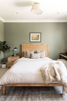 Masculine Bedroom Decor 2024: Best Tips for a Man's Retreat 51 Best Paint For Bedroom, Green And White Bedroom, Best Bedroom Paint Colors, Colors Bedroom, Bedroom Color Combination, Future Bedroom, White Bedroom Decor