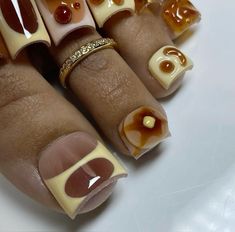 Brown Toes, Brown Y2k Nails Acrylic, 90s Toe Nail Designs, Brown Groovy Nails, Zebra Toe Nail Designs, Brown Frenchies Nail, Y2k Cheetah Print Nails, Lepord Print 2000s Nails, Color For Nails