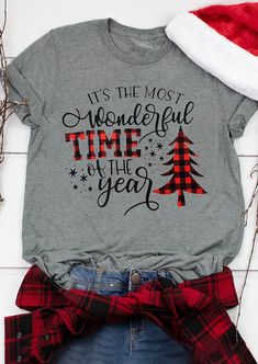 Farm Fresh Christmas Trees T-Shirt Tee - Dark Green - Bellelily Christmas Attire, Comfortable Blouses, Wonderful Time Of The Year, Christmas Lettering, Diy Shirt, Holiday Shirts, Christmas Tees, Cricut Ideas, Christmas Women