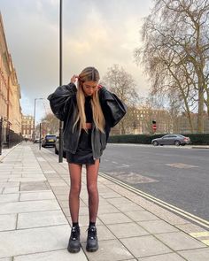 Olivia Neill, Stile Kendall Jenner, Wardrobe Tips, Outfits Chic, Nice Style, Mode Inspo, Chic Fashion, Retro Outfits, Aesthetic Outfits