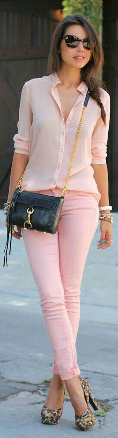 Jeans Rosa, Jeans Trend, Pastel Outfit, Outfit Combinations, Inspired Outfits, Outfit Casual, Trending Dresses